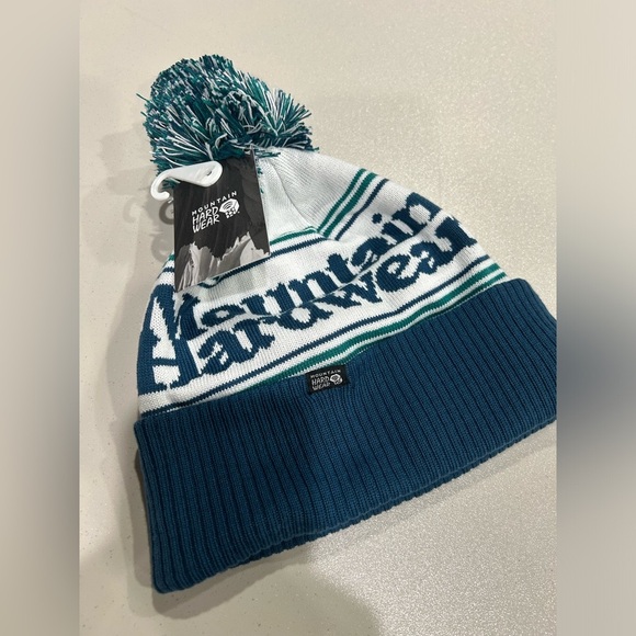 Mountain Hardwear Women's ApresPro Beanie Dark Caspian Blue Teal White Hat NWT - Picture 1 of 13